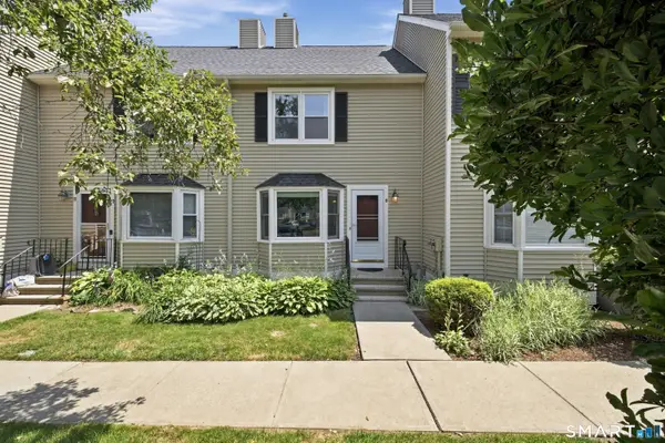 16 Braintree Court #16, Suffield, CT 06078