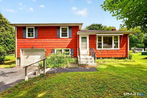 6 Sunset Avenue, Ledyard, CT 06339