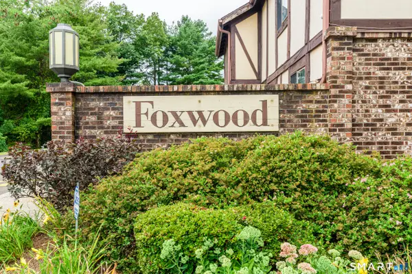 215 Foxwood Lane #215, Milford, CT 06461