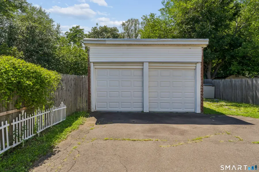 22 Hine Street, West Haven, CT 06516 - #3