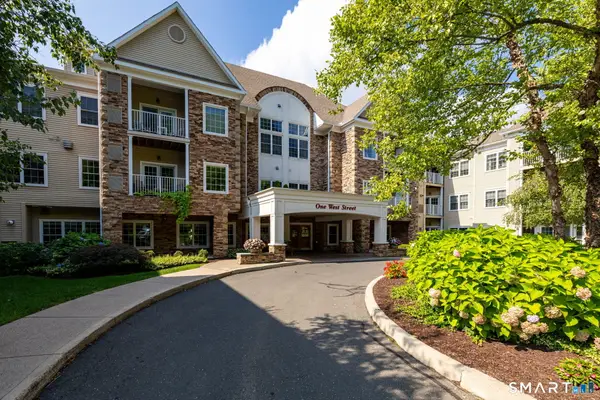 1 West Street #215, Simsbury, CT 06070
