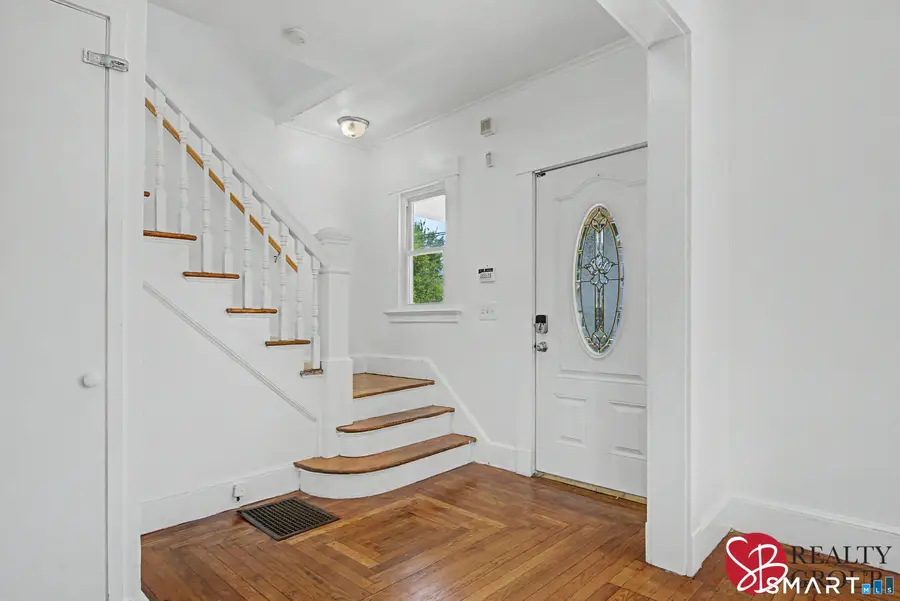 31 Smith Street, West Haven, CT 06516 - #3