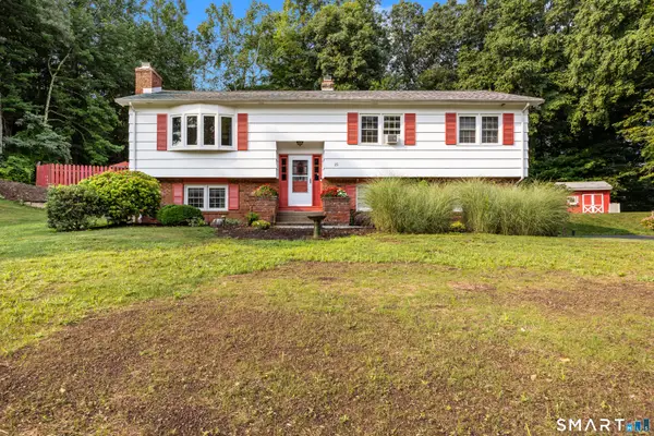 25 Stacy Court, Cheshire, CT 06410