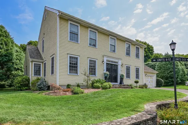 13 Hillview Lane, Woodbury, CT 06798