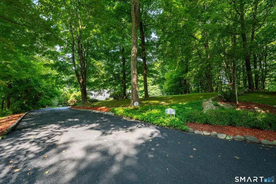 123 Cross Highway, Redding, CT 06896 - #3