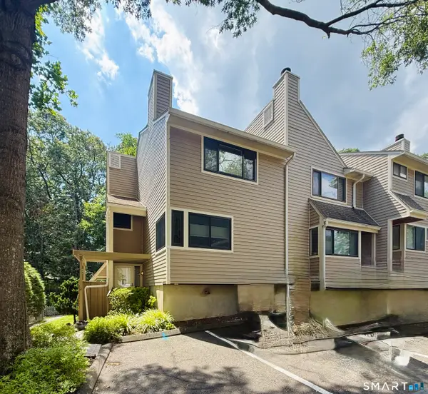 122 Sunrise Hill Road #122, Norwalk, CT 06851