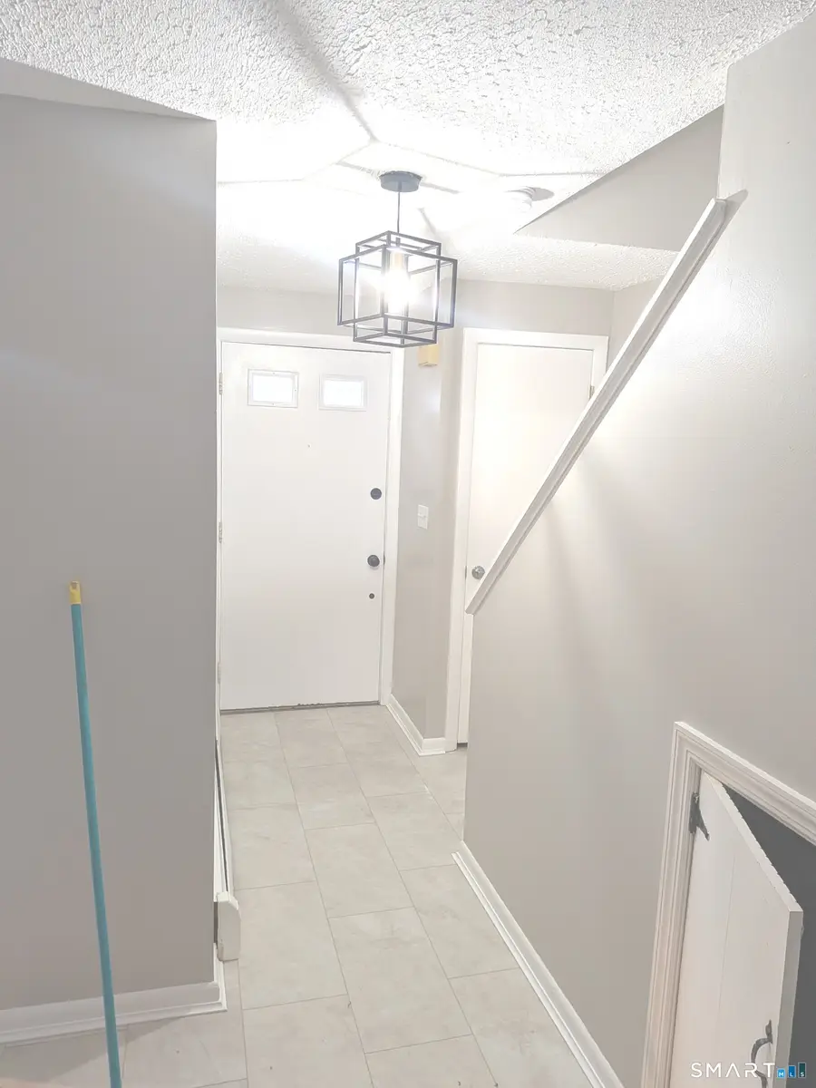 60 Skyline Drive #D, Uncasville, CT 06382 - #3