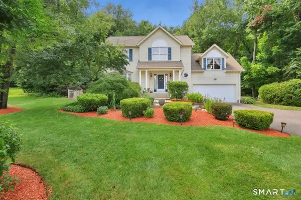 69 Ledgebrook Lane, Middletown, CT 06457