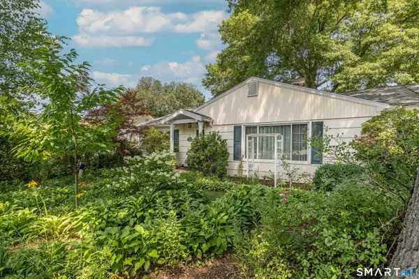 6 Twins Court, Norwich, CT 06360