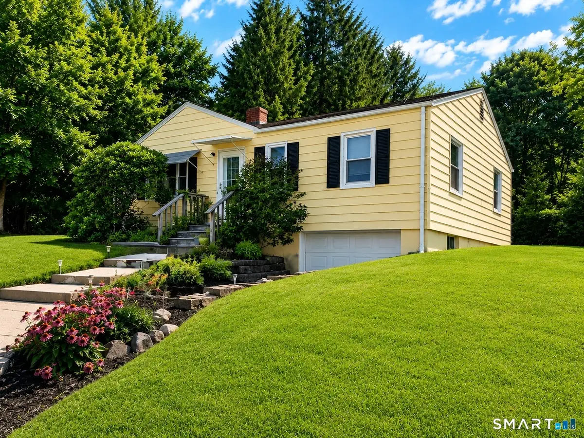 590 Vauxhall St Extension, Waterford, CT 06385 - #1