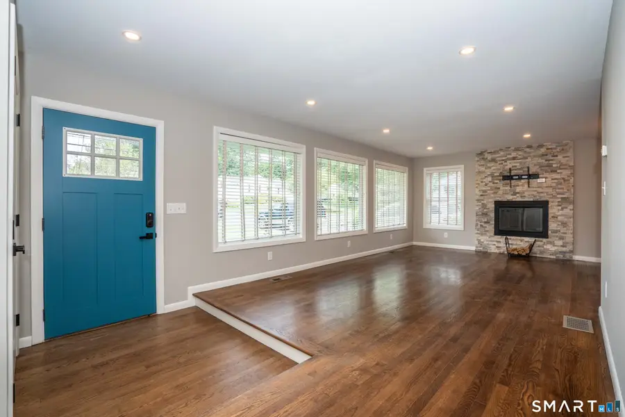 102 Knollwood Road, West Hartford, CT 06110 - #3