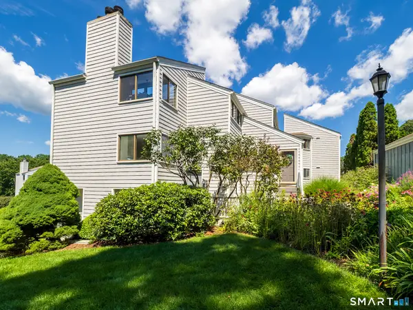 168 Rowayton Woods Drive #168, Norwalk, CT 06854