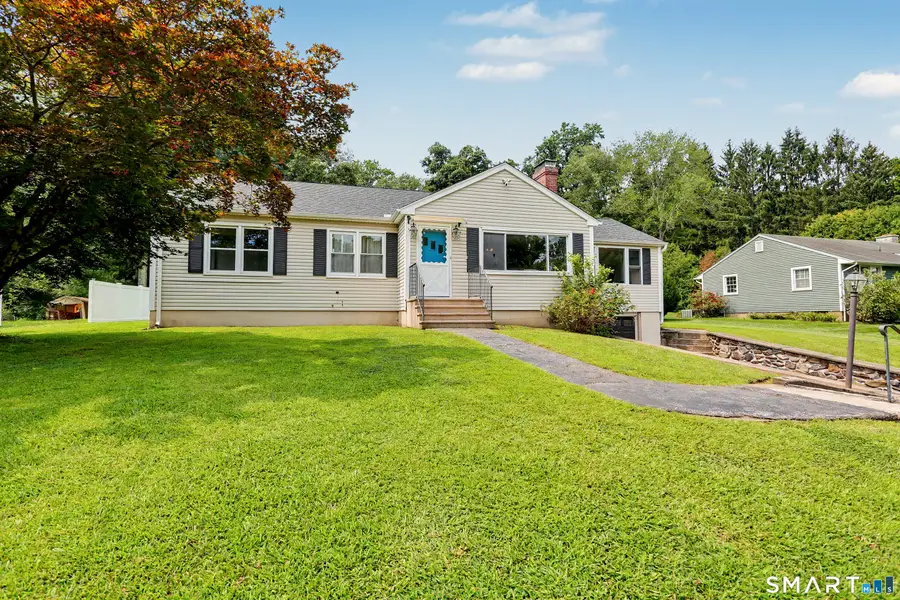 8 Bungay Terrace, Seymour, CT 06483 - #2