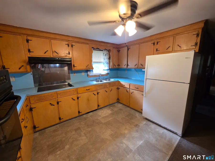 28 Daggett Street, Moosup, CT 06354 - #2