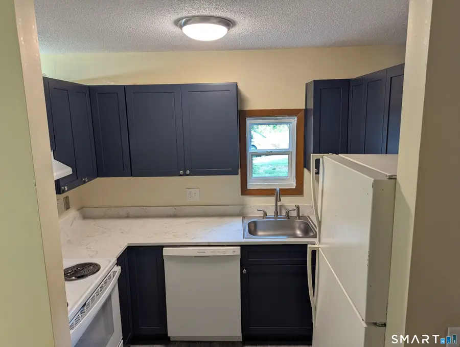375 East Mitchell Avenue #375, Cheshire, CT 06410 - #3