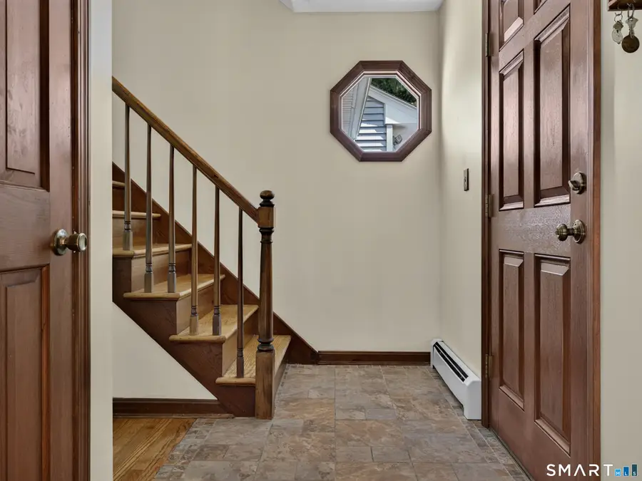 7 Friar Tuck Drive, Gales Ferry, CT 06335 - #3