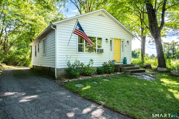 30 Carter Hill Road, Clinton, CT 06413