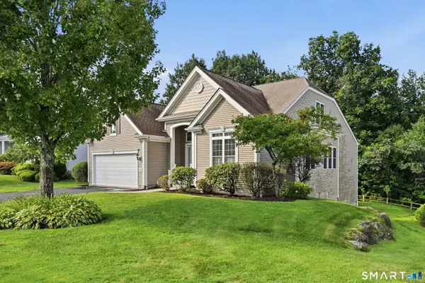 521 Putting Green Lane #521, Oxford, CT 06478