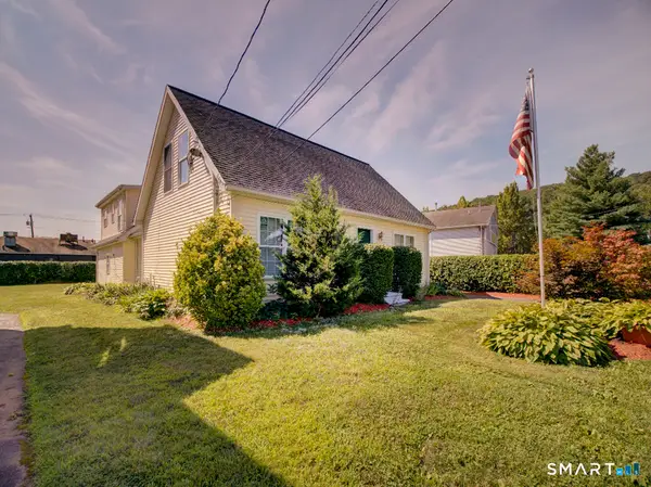 6 Mettler Street, Woodbridge, CT 06525