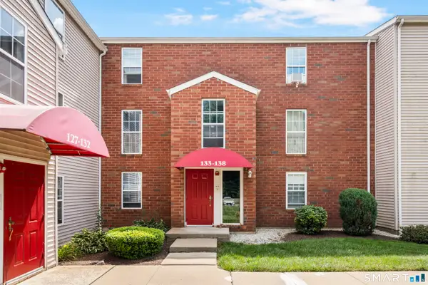 135 Heather Ridge #135, Shelton, CT 06484