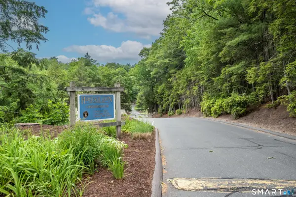 4 Carriage Drive #4, Simsbury, CT 06070