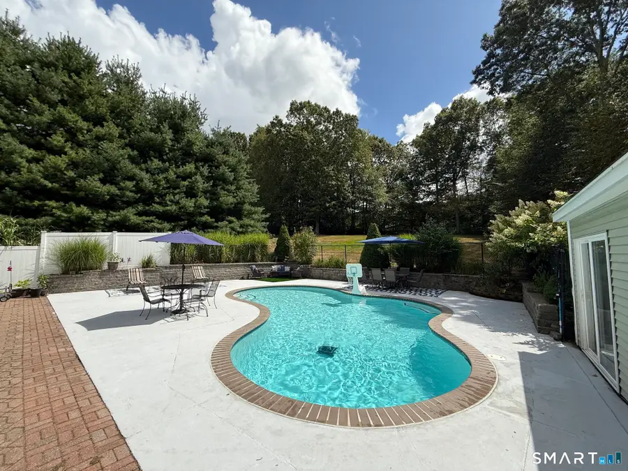 8 White Oak Lane, Waterford Town, CT 06375 - #3