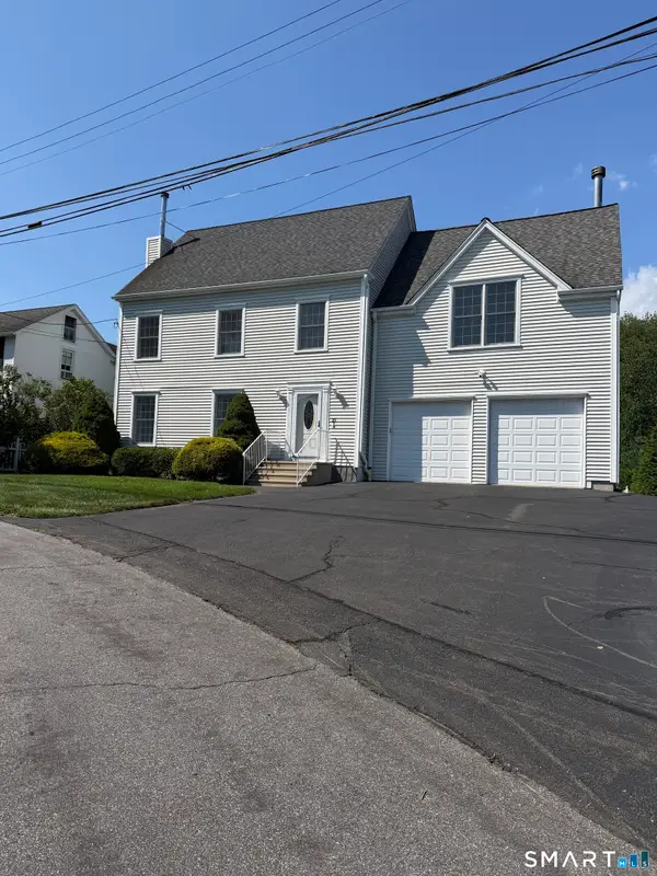 35 Sherwood Place, Fairfield, CT 06890
