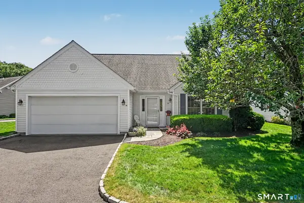 26 Village Court #26, Wilton, CT 06897
