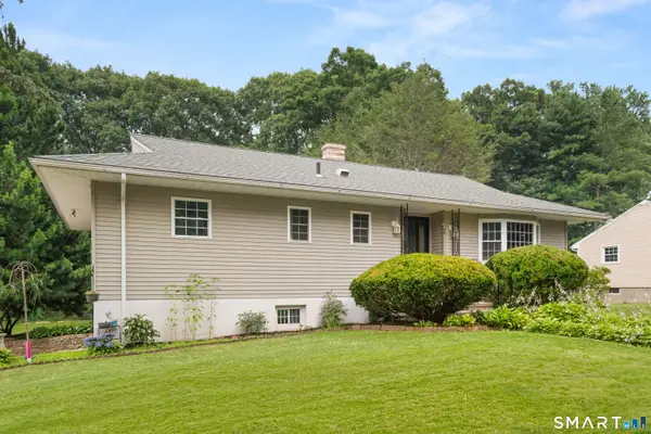 90 Meadowlawn Road, Stratford, CT 06614