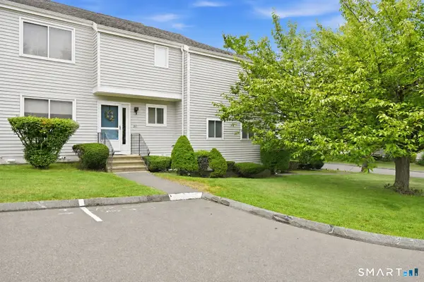 211 Greens Farm Road #211, Branford, CT 06405