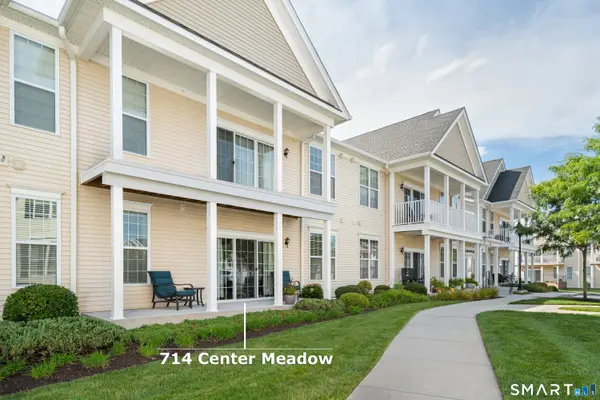 714 Center Meadow Lane #714, Danbury, CT 06810