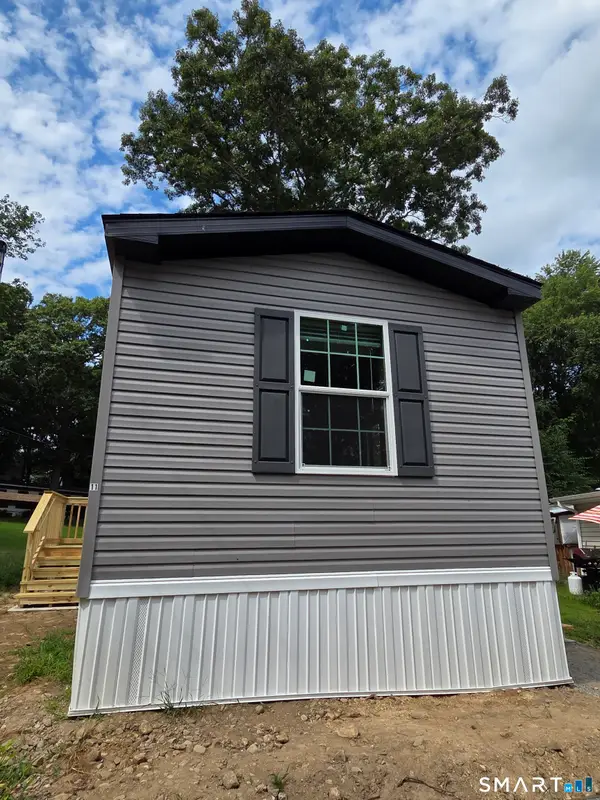 303 Mohegan Park Road #11, Norwich, CT 06360