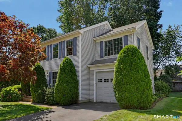 52 Oak Ridge Lane, Milford, CT 06461
