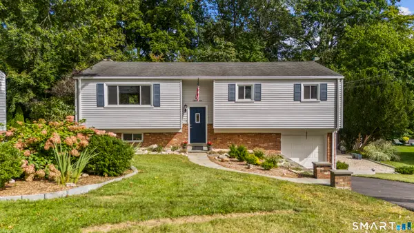 27 Amherst Place, Stamford, CT 06902