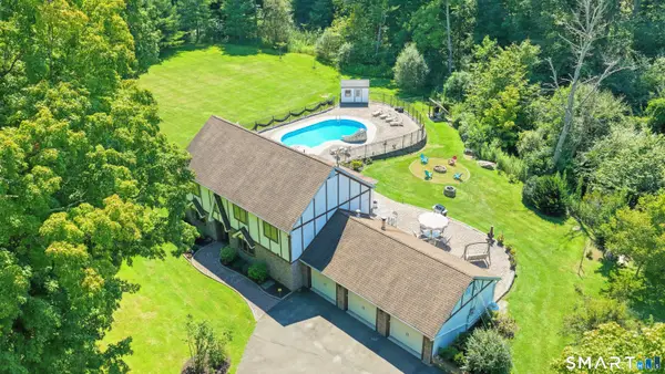 37 Tunnel Road, Newtown, CT 06470