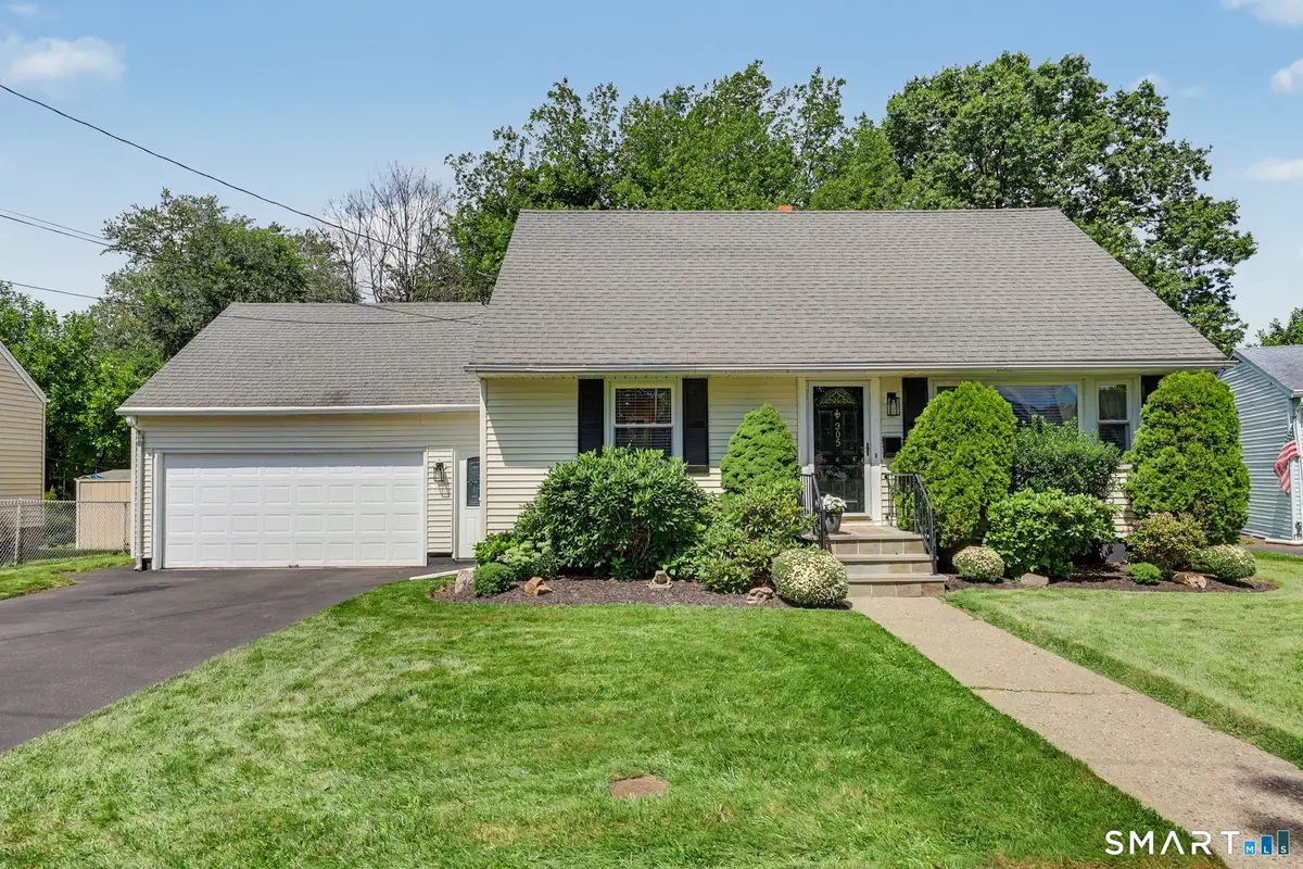 305 Meadowbrook Road, Stratford, CT 06614 - #1