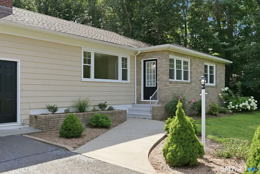 16 Ezra Street, North Haven, CT 06473 - #2