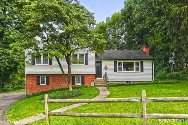2 Chestnut Circle, Naugatuck, CT 06770