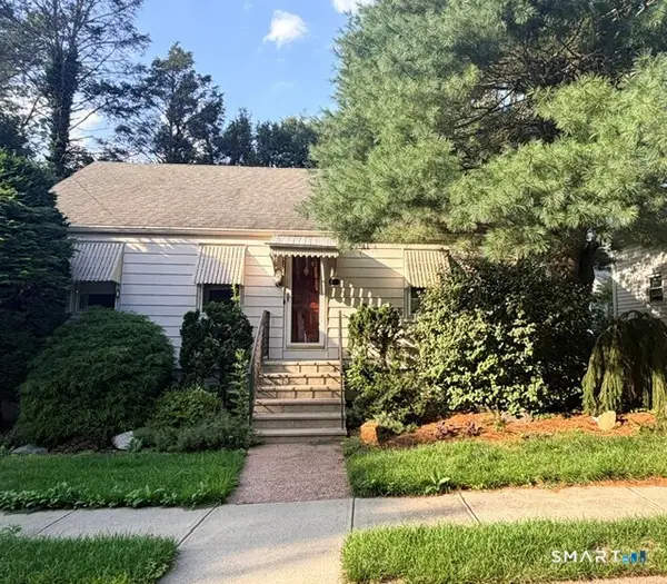 21 Athol Place, Hamden, CT 06517