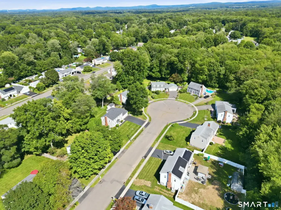 7 Pilgrim Circle, Enfield, CT 06082 - #3