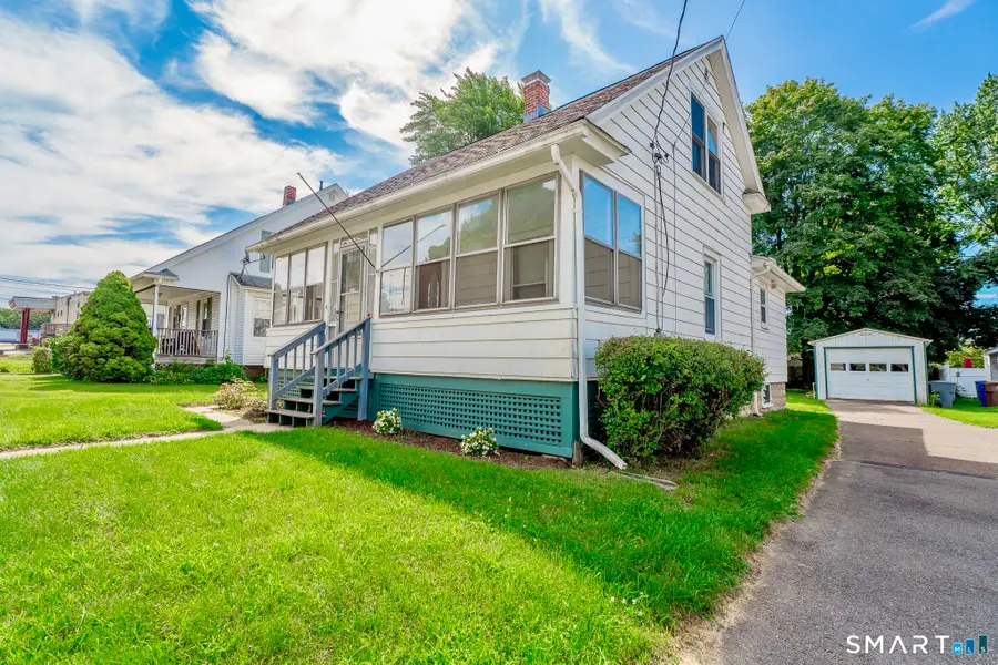 9 Woodlawn Avenue, Enfield, CT 06082 - #2