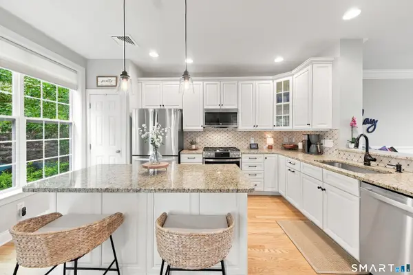 44 Warrington Round Street #44, Danbury, CT 06810