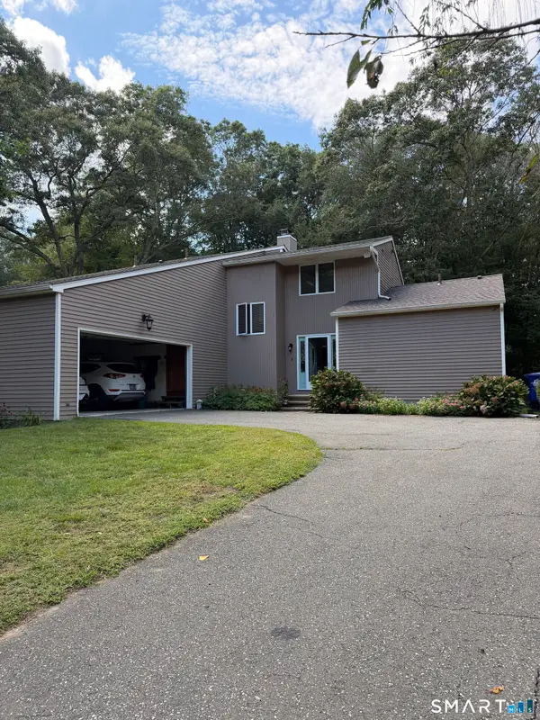 4 Briarwood Court, Ledyard, CT 06335