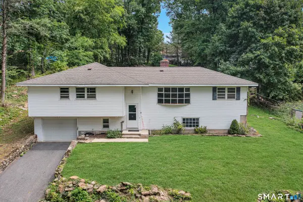 4 Musnug Road, Danbury, CT 06811