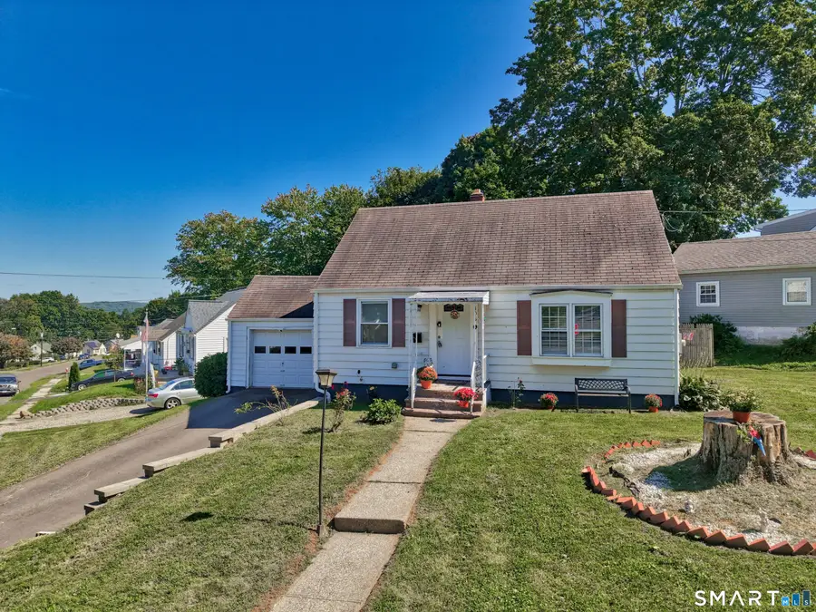 396 Quinn Street, Naugatuck, CT 06770 - #2