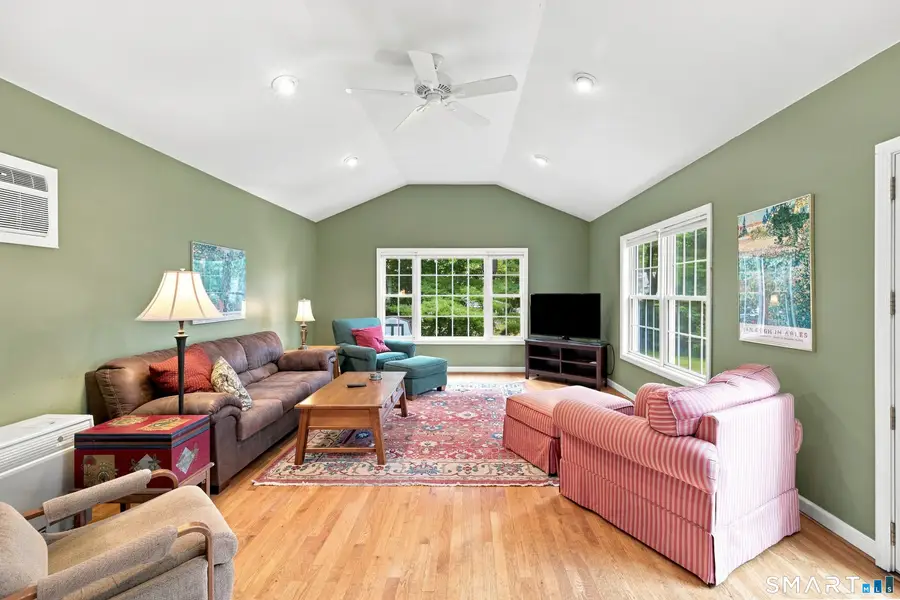 21 Cherryfield Drive, West Hartford, CT 06107 - #2