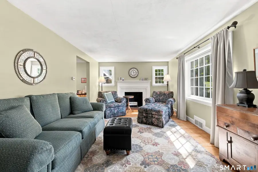 21 Cherryfield Drive, West Hartford, CT 06107 - #3