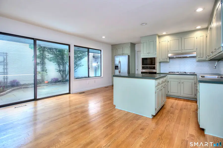 124 Harvest Commons #124, Westport, CT 06880 - #2