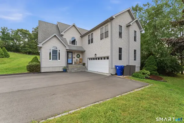 27 Giovanni Drive, Waterford, CT 06385