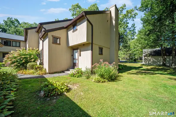 6 Upper Commons #6, Woodbury, CT 06798